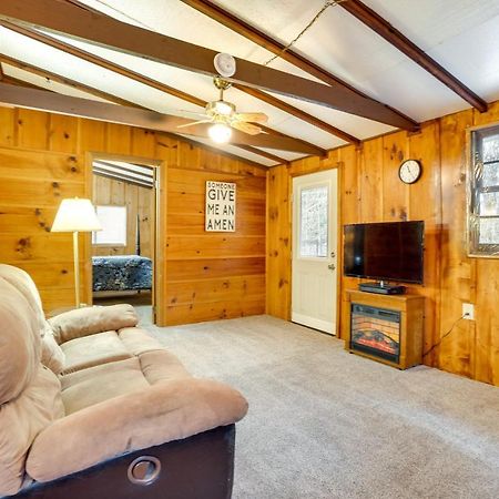 Peaceful Warne Cabin Fenced Yard And Screened Porch Brasstown Eksteriør billede