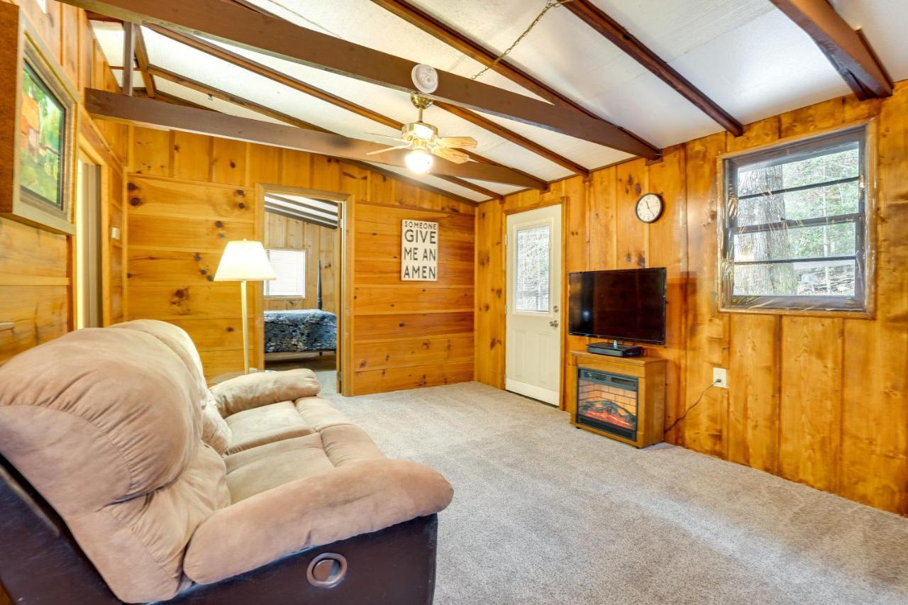 Peaceful Warne Cabin Fenced Yard And Screened Porch Brasstown Eksteriør billede