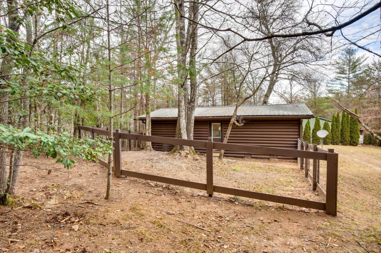 Peaceful Warne Cabin Fenced Yard And Screened Porch Brasstown Eksteriør billede
