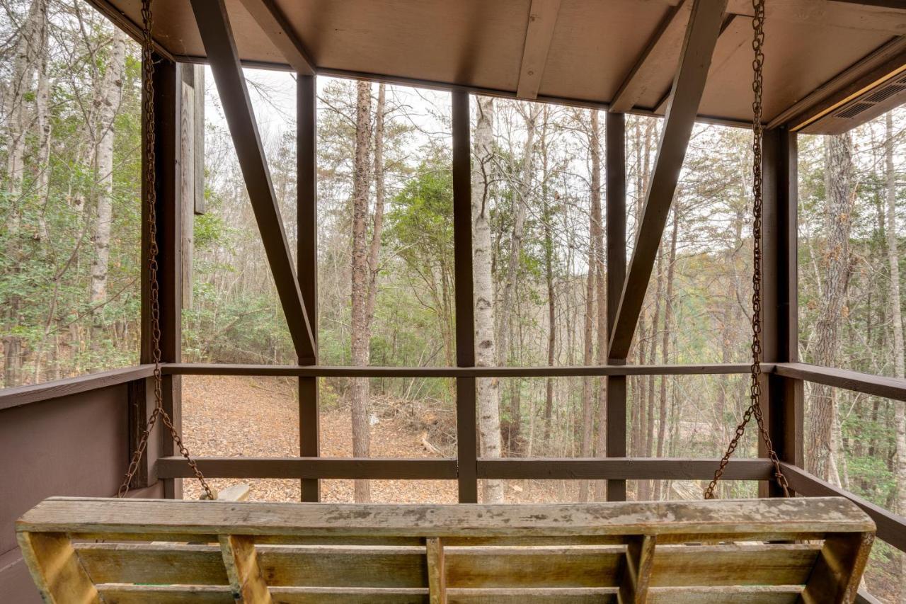 Peaceful Warne Cabin Fenced Yard And Screened Porch Brasstown Eksteriør billede